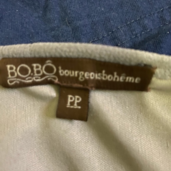 Mini skirts - Picture 2 of 8